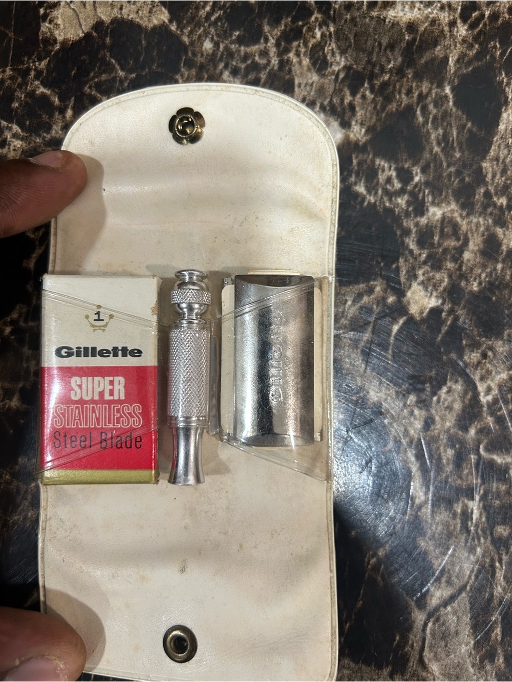 Vintage 1965 Gillette Travel Tech Safety Razor